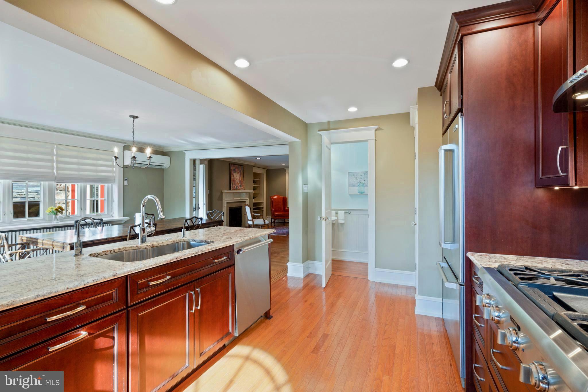 32 Hilltop Road Philadelphia, PA 19118 - Photo 29 of 61