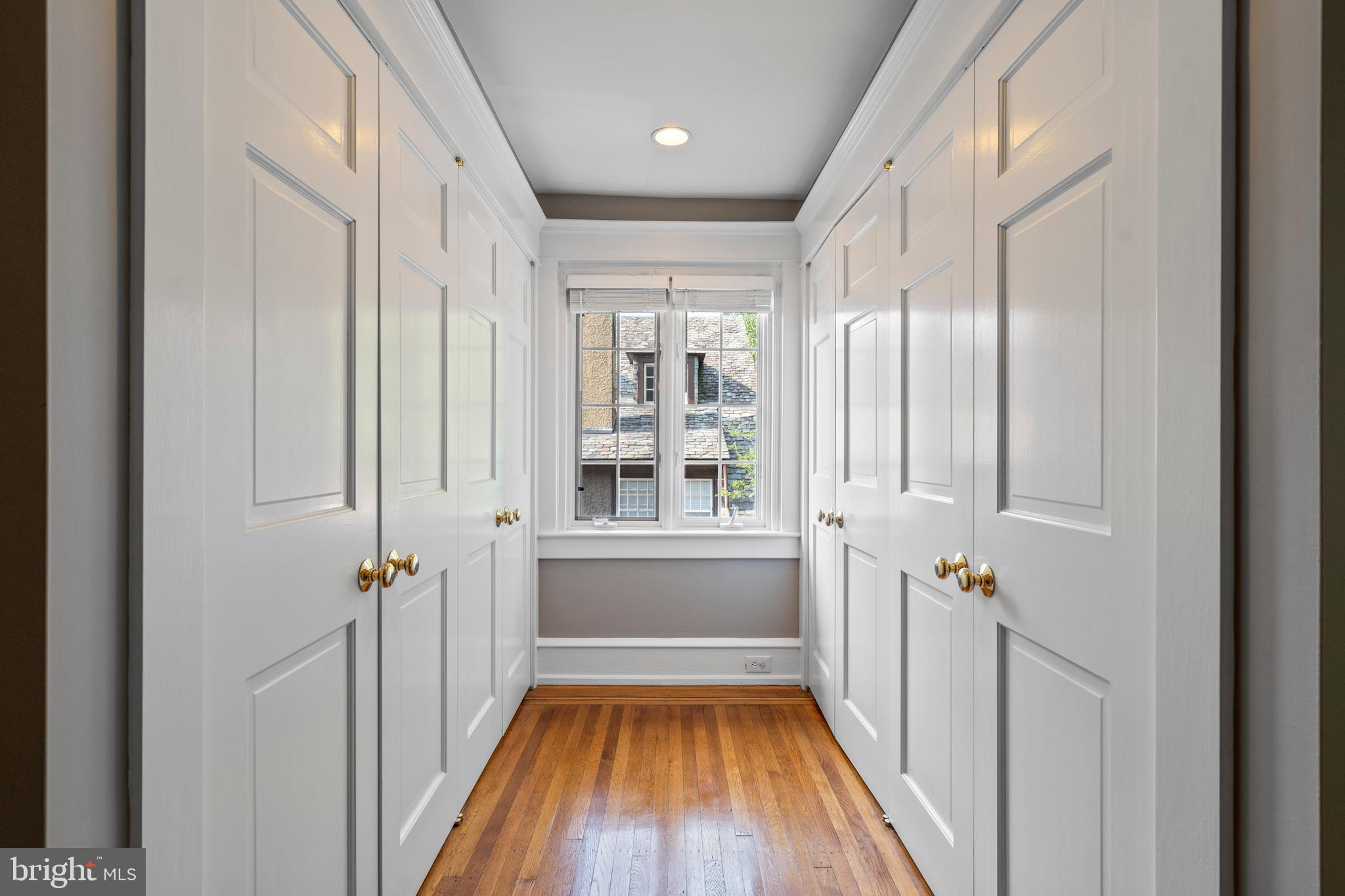 32 Hilltop Road Philadelphia, PA 19118 - Photo 42 of 61 Master His/Hers Closets