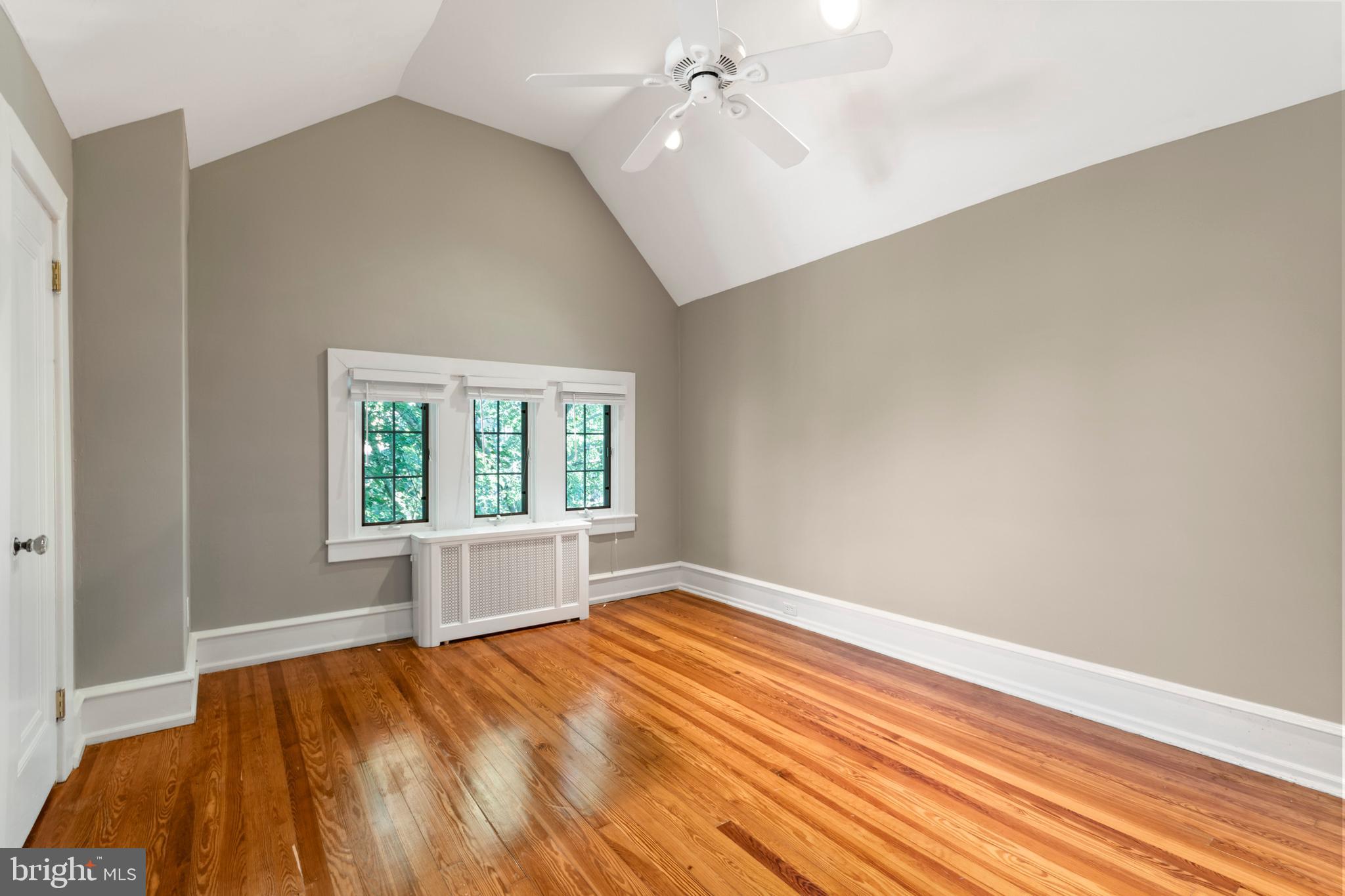 32 Hilltop Road Philadelphia, PA 19118 - Photo 50 of 61