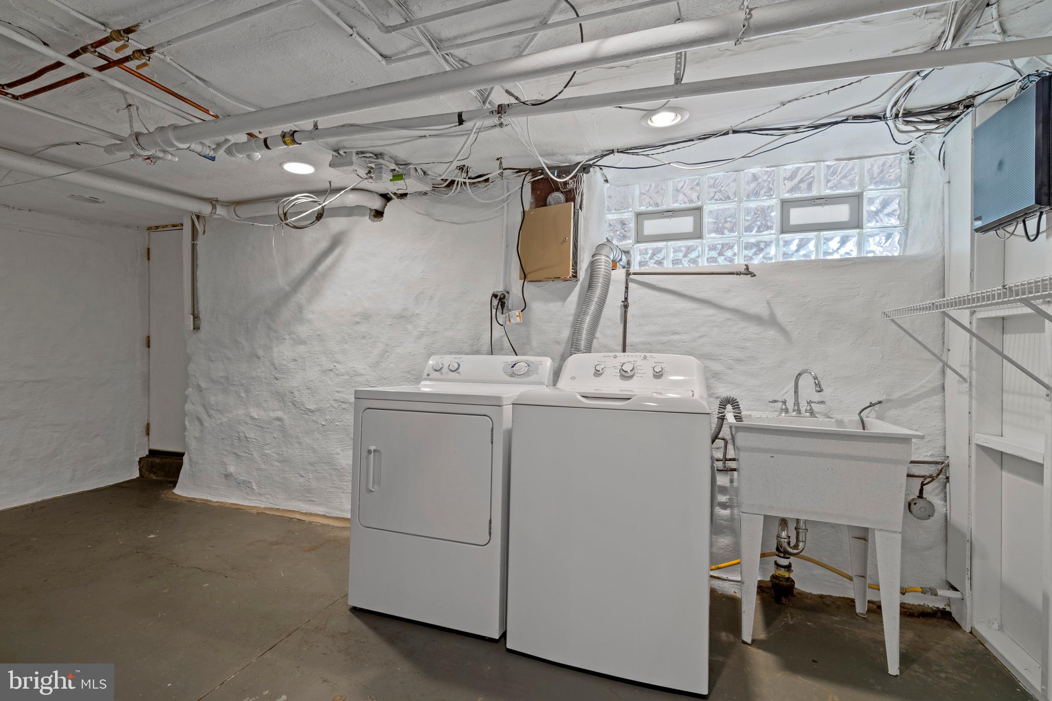 32 Hilltop Road Philadelphia, PA 19118 - Photo 55 of 61 Laundry room & walkout to back patio - Lower Level