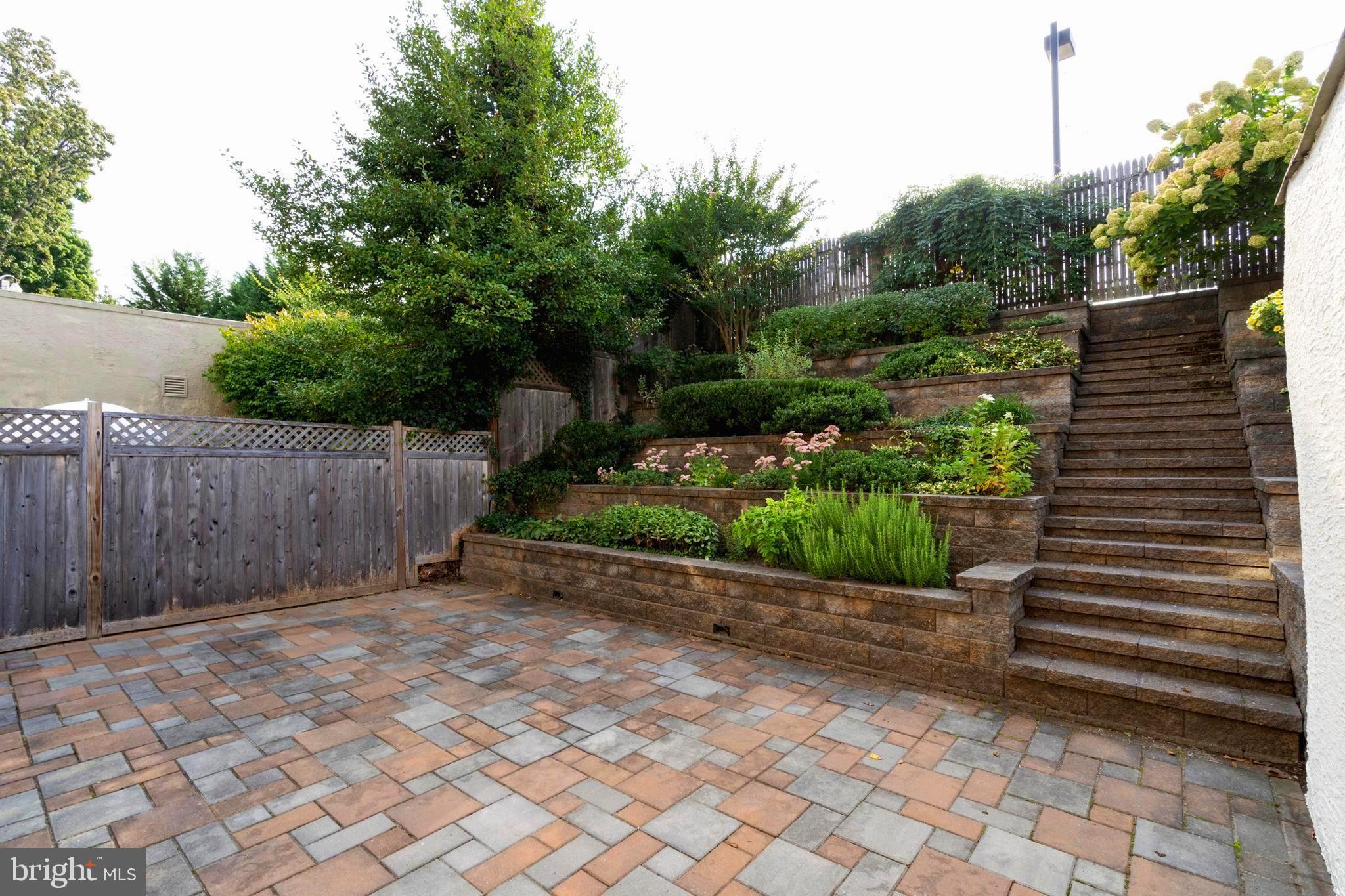 32 Hilltop Road Philadelphia, PA 19118 - Photo 57 of 61