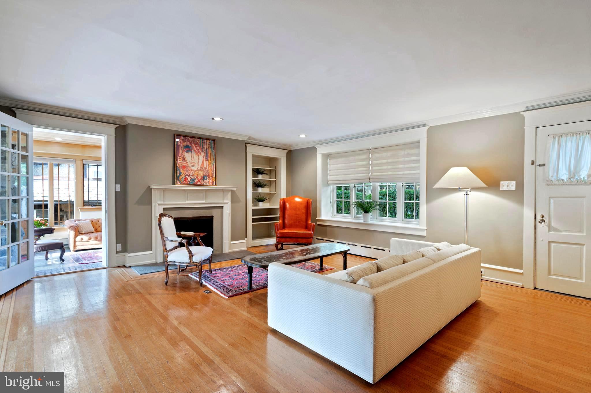 32 Hilltop Road Philadelphia, PA 19118 - Photo 8 of 61