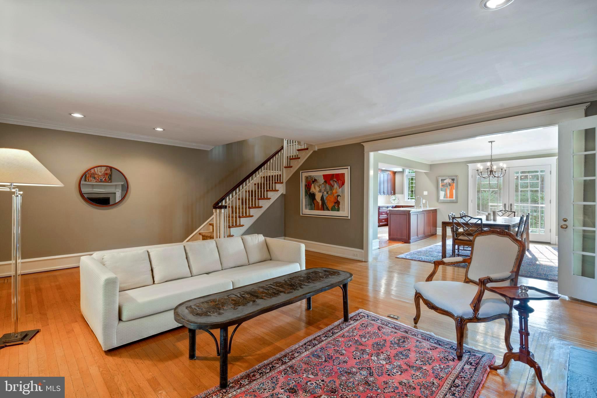 32 Hilltop Road Philadelphia, PA 19118 - Photo 10 of 61