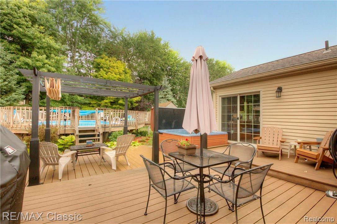 41973 Saltz Road Canton, MI 48187 - Photo 18 of 20 Hot Tub.jpg