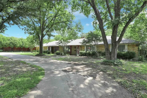 $595,000 | 302 Wilcoxson Street, Farmersville, TX 75442