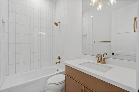 $569,999 | 1103 East 37th Street, Houston, TX 77022