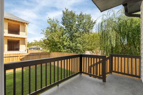 $569,999 | 1103 East 37th Street, Houston, TX 77022