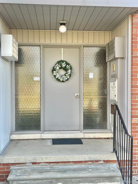 34500 Mulvey Road, Unit 1B Fraser, MI 48026 - Photo 2 of 13