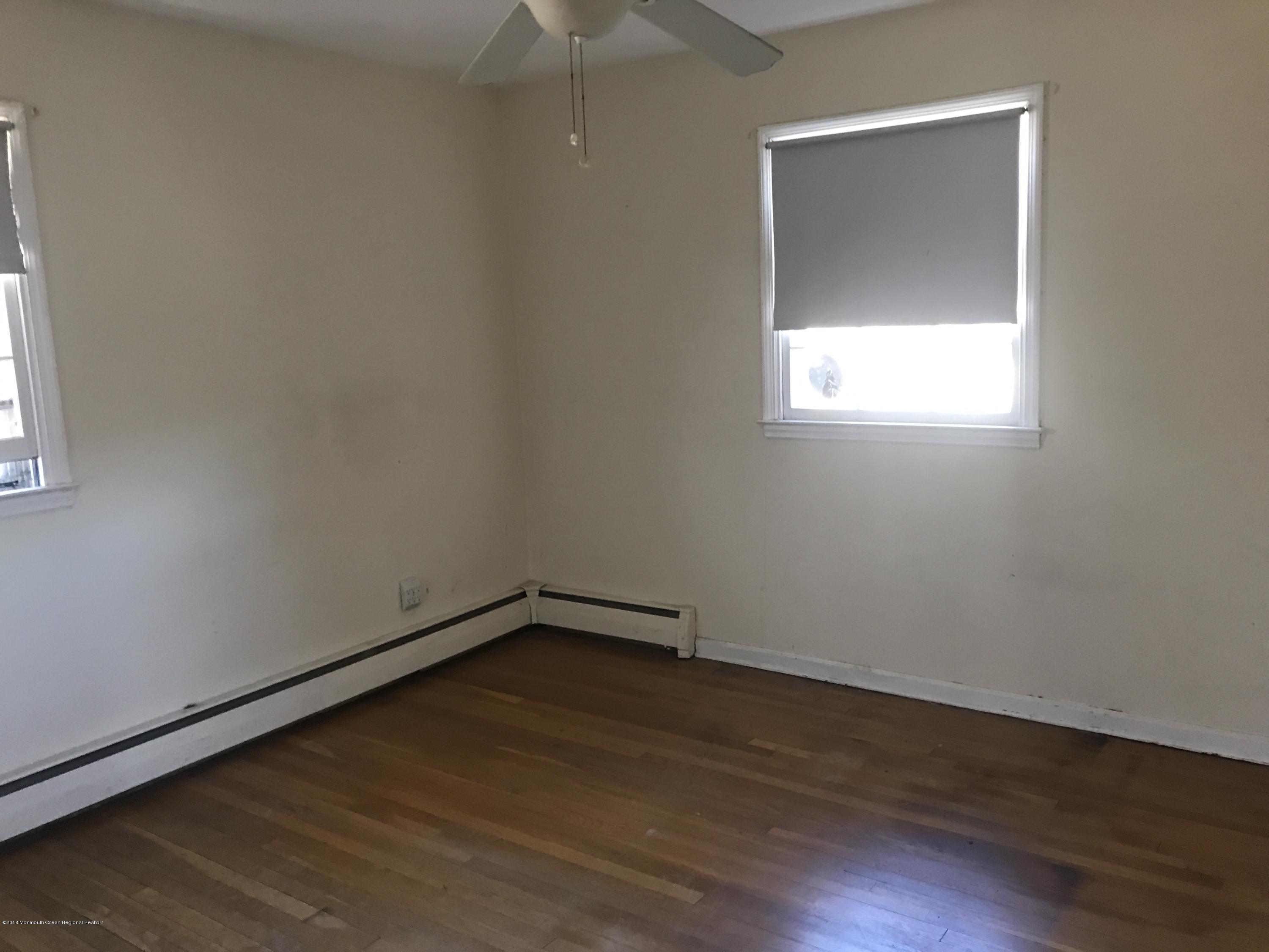 27 Devon Road Middletown, NJ 07748 - Photo 10 of 21 IMG_5541