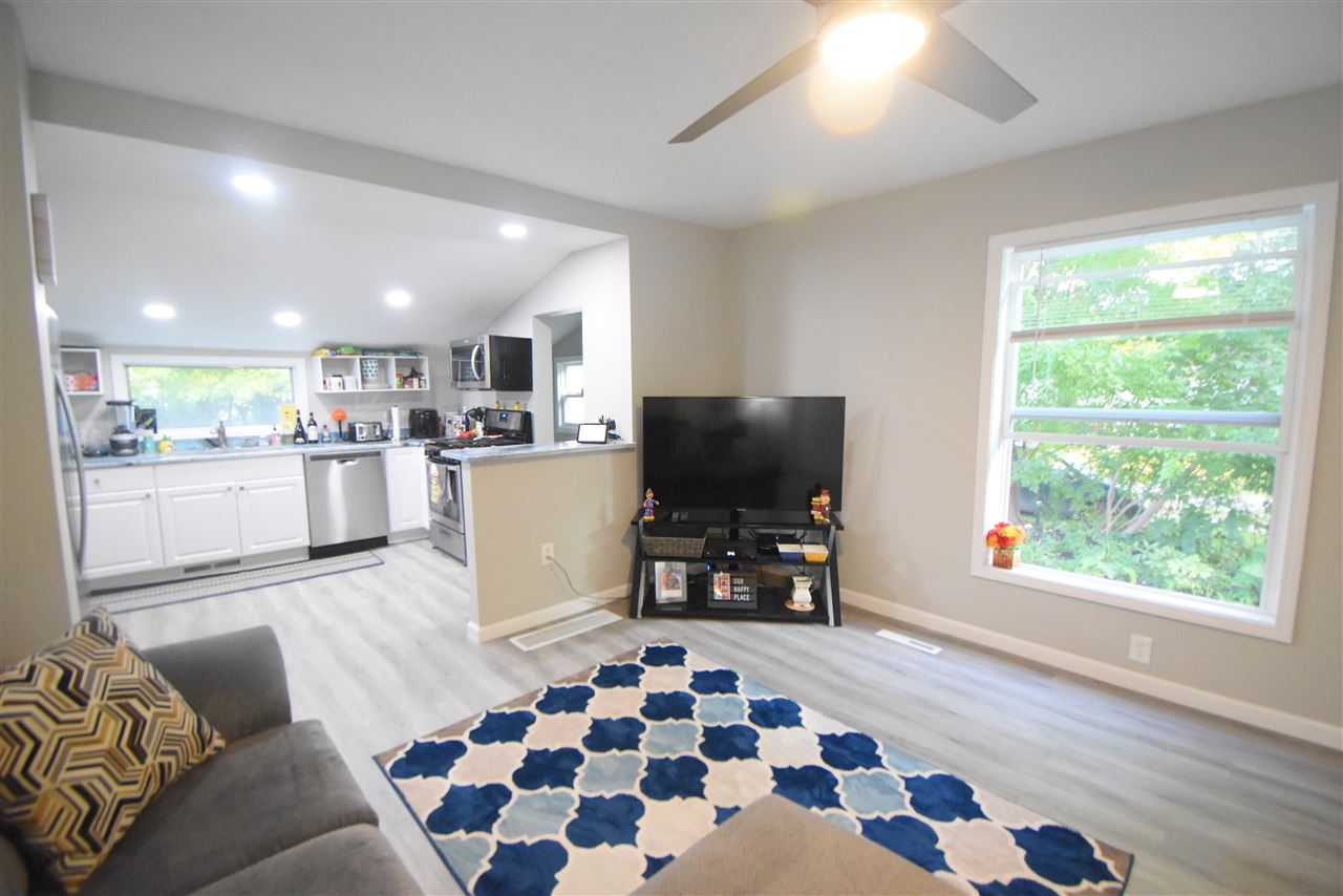516 Spring Street Durand, MI 48429 - Photo 3 of 27 50024498-2.JPG