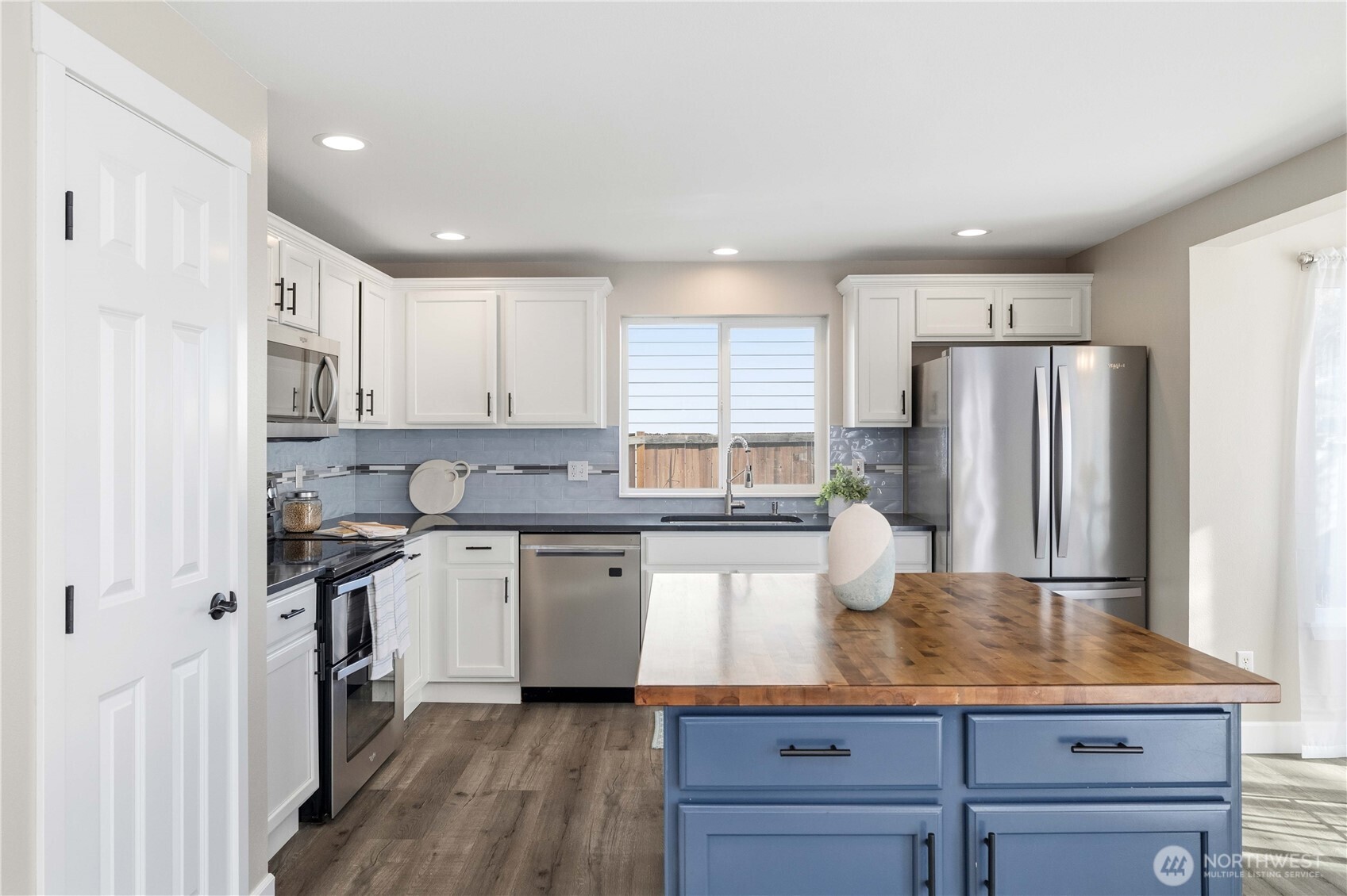 27456 237th Place Southeast Maple Valley, WA 98038 - Photo 8 of 40