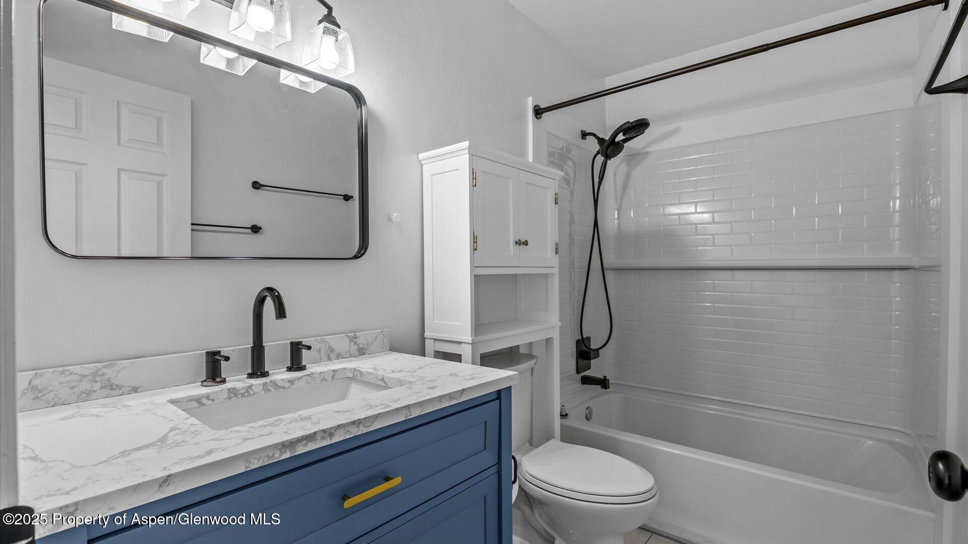 2415 West Avenue Rifle, CO 81650 - Photo 15 of 17 Bathroom