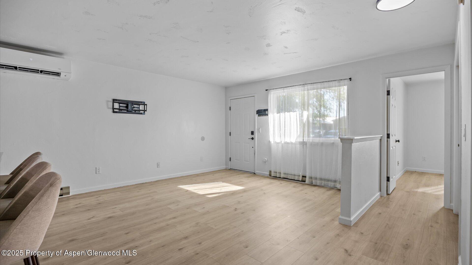 2415 West Avenue Rifle, CO 81650 - Photo 6 of 17 Living Room