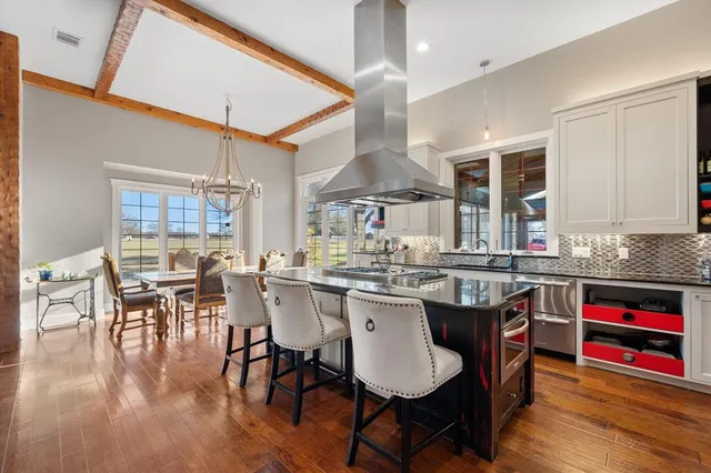 a view of livingroom with washer and dryer