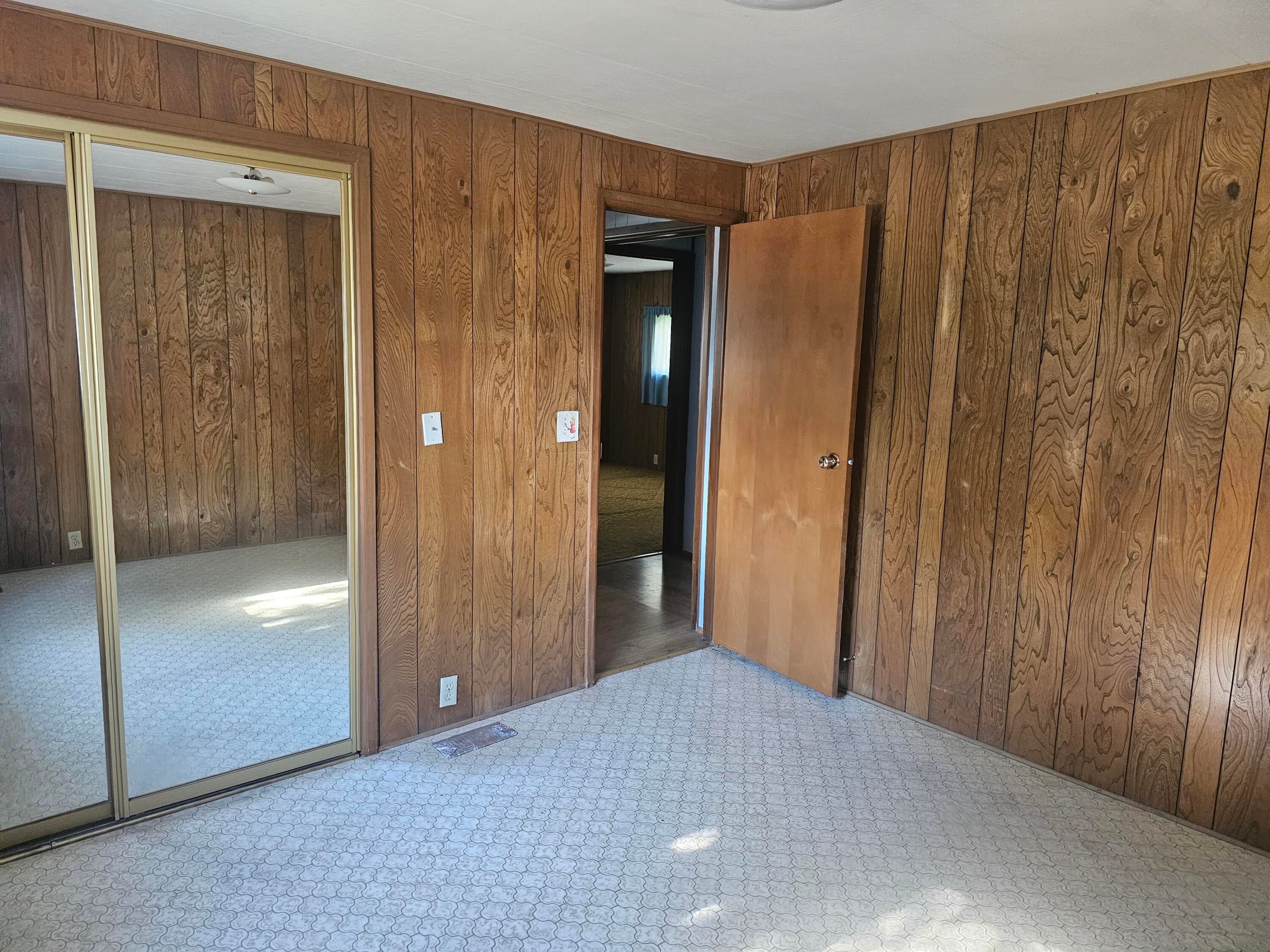 39550 Modoc Point Road Chiloquin, OR 97624 - Photo 23 of 29 Bedroom