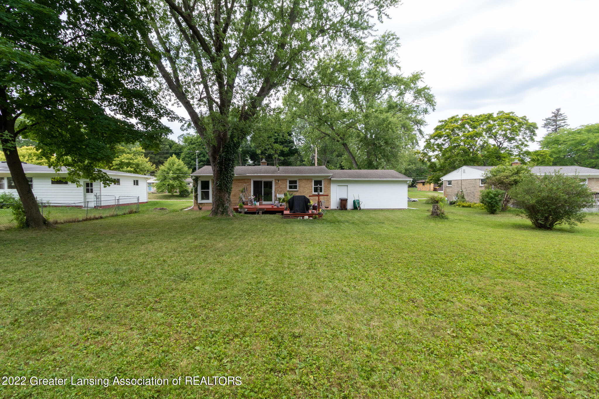 5594 Hallendale Road Haslett, MI 48840 - Photo 29 of 43 5594_Hallendale_BROCK-6