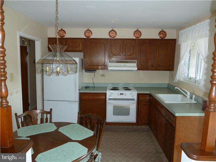 611 Winding Road Hatboro, PA 19040 - Photo 4 of 15