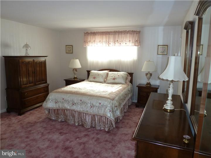 611 Winding Road Hatboro, PA 19040 - Photo 6 of 15