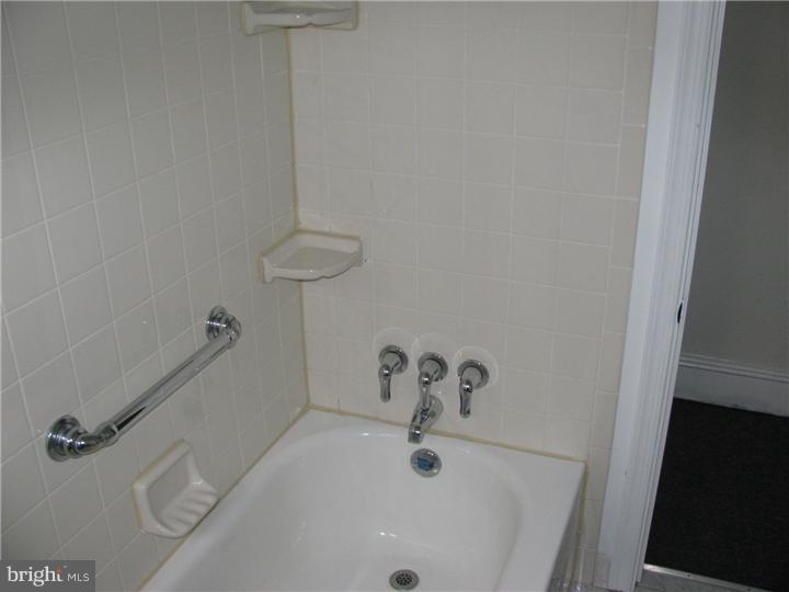 907 West Ritner Street Philadelphia, PA 19148 - Photo 9 of 12 Bathroom