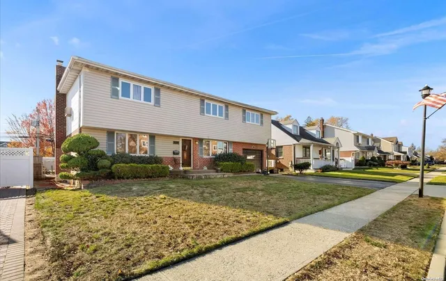 $869,000 | 1053 Lorraine Drive, Franklin Square, NY 11010