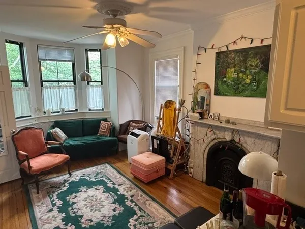 $2,495 | 2 Wellington Street, Unit 8, Boston, MA 02118