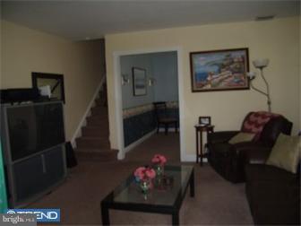 323 Ballymore Road Springfield, PA 19064 - Photo 7 of 12 Living Room