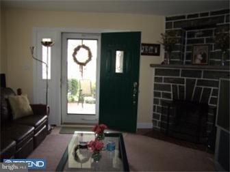 323 Ballymore Road Springfield, PA 19064 - Photo 8 of 12 Living Room