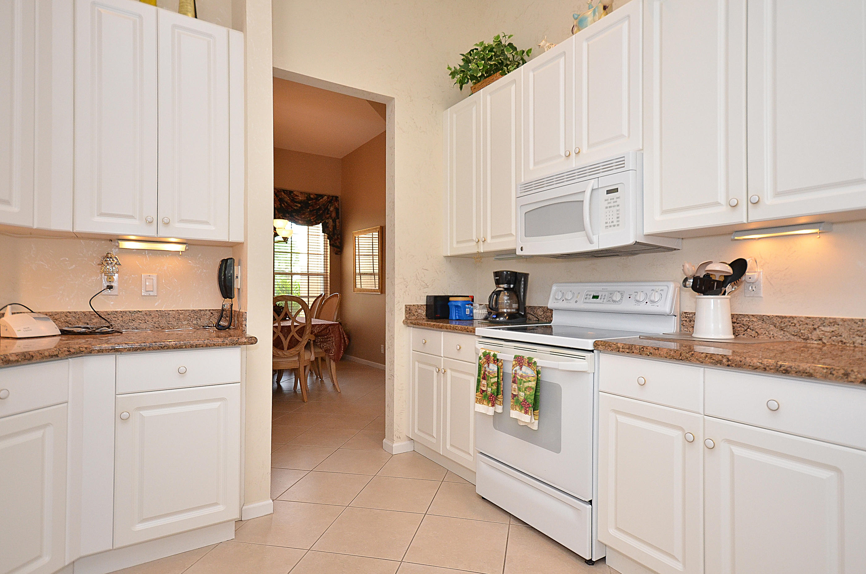 6677 Garde Road Boynton Beach, FL 33472 - Photo 8 of 32 AmyFinals-08