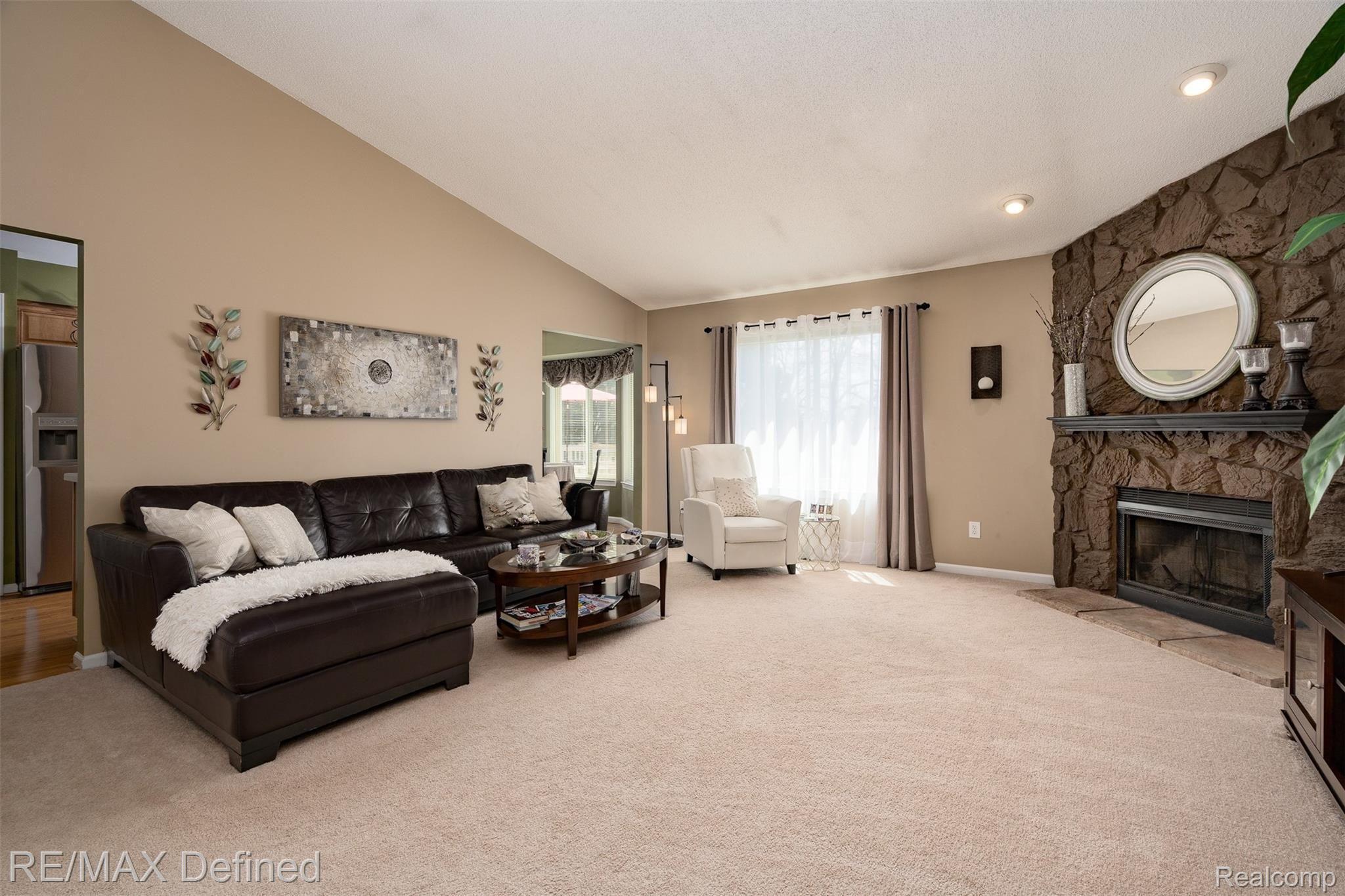 81 Foxboro Drive Rochester, MI 48309 - Photo 10 of 34 81-Foxboro-Dr-11.JPG