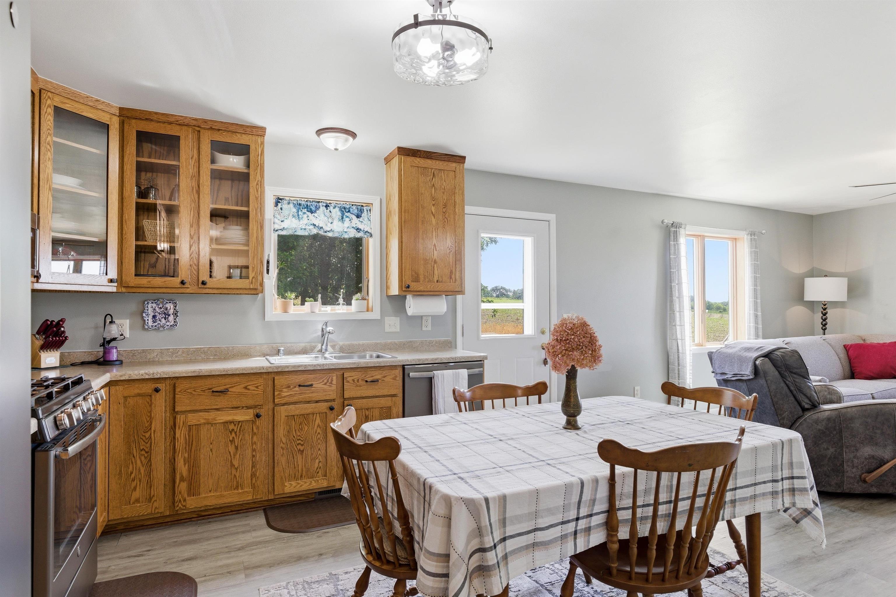503 North Bennett Road Dodgeville, WI 53533 - Photo 11 of 44