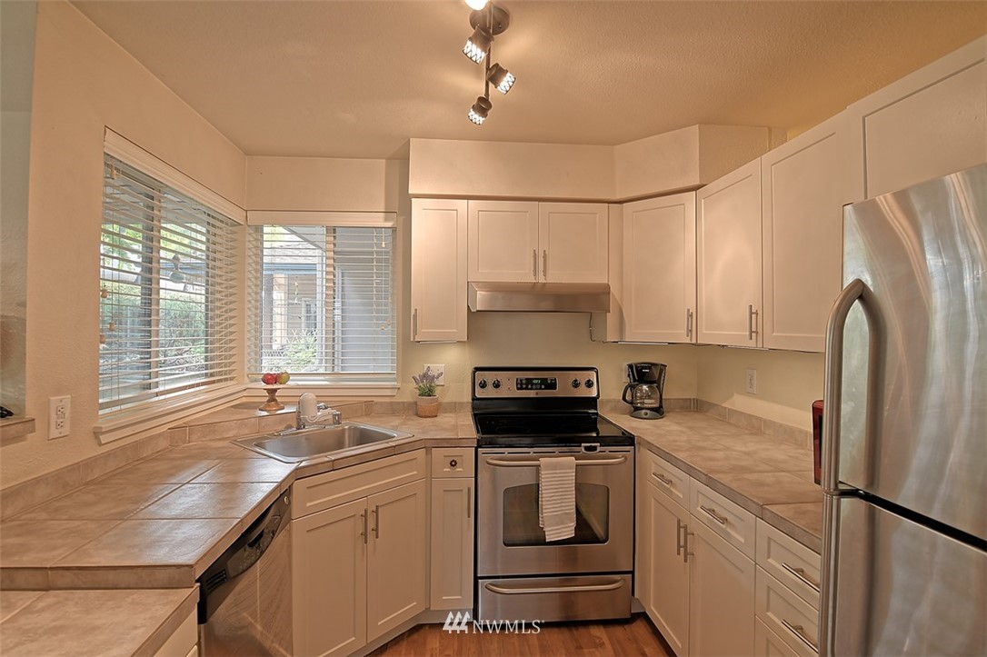3908 243rd Place Southeast, Unit Q101 Bothell, WA 98021 - Photo 7 of 24 Gallery Image 7