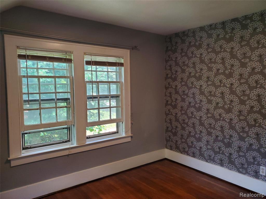 358 West Iroquois Road Pontiac, MI 48341 - Photo 18 of 29