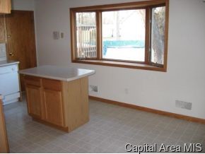 2622 Huntington Road Springfield, IL 62703 - Photo 6 of 12