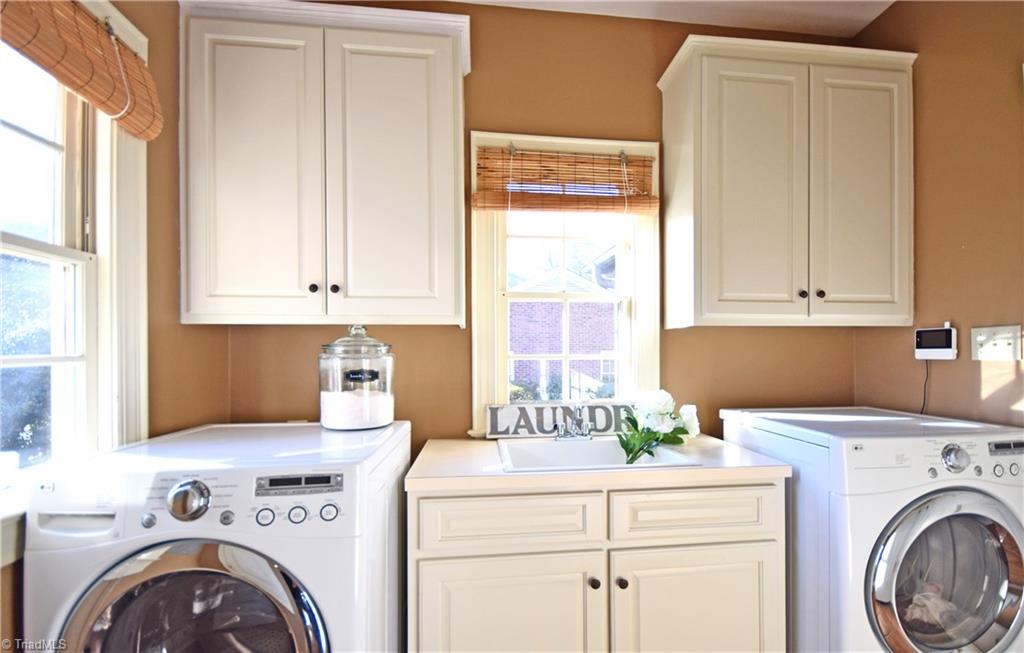 2555 Bitting Road Winston-Salem, NC 27104 - Photo 11 of 27 Main Level Laundry
