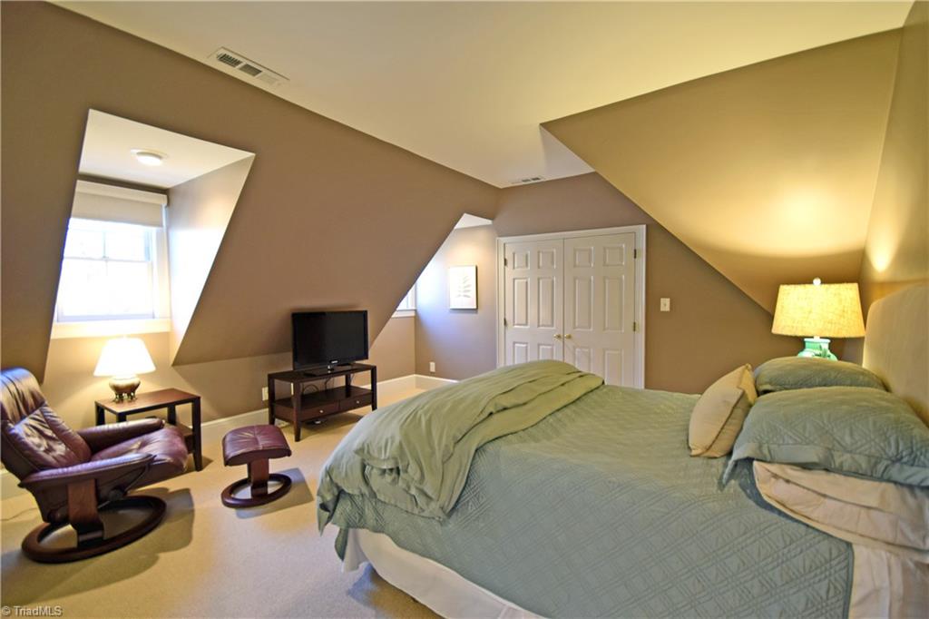 2555 Bitting Road Winston-Salem, NC 27104 - Photo 20 of 27 Upper Bedroom
