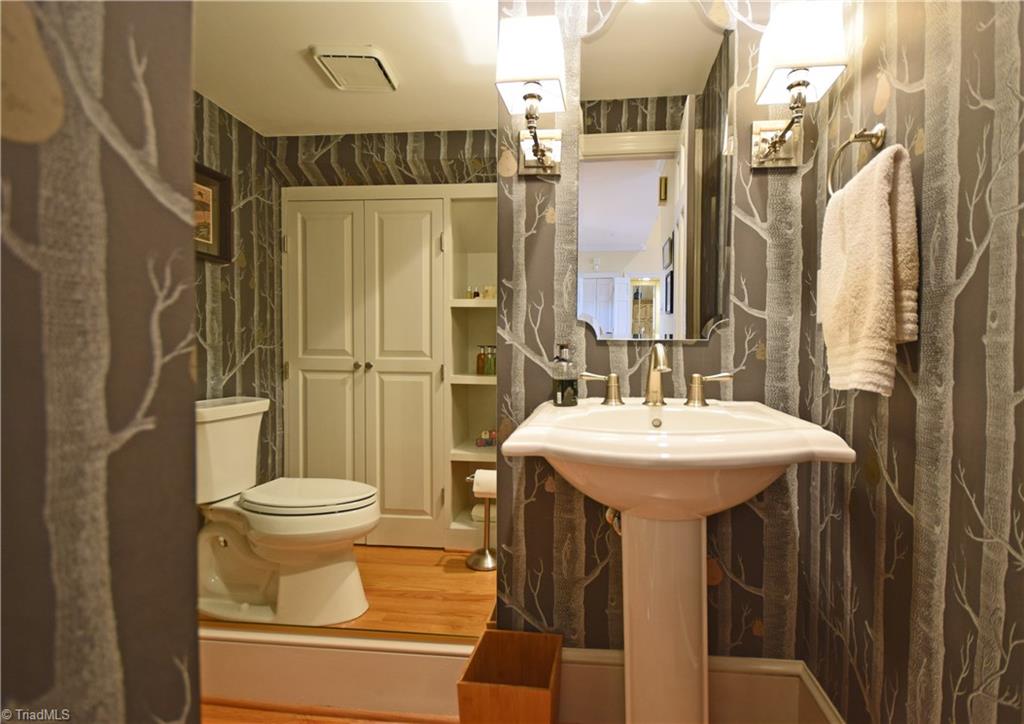 2555 Bitting Road Winston-Salem, NC 27104 - Photo 6 of 27 Powder Room