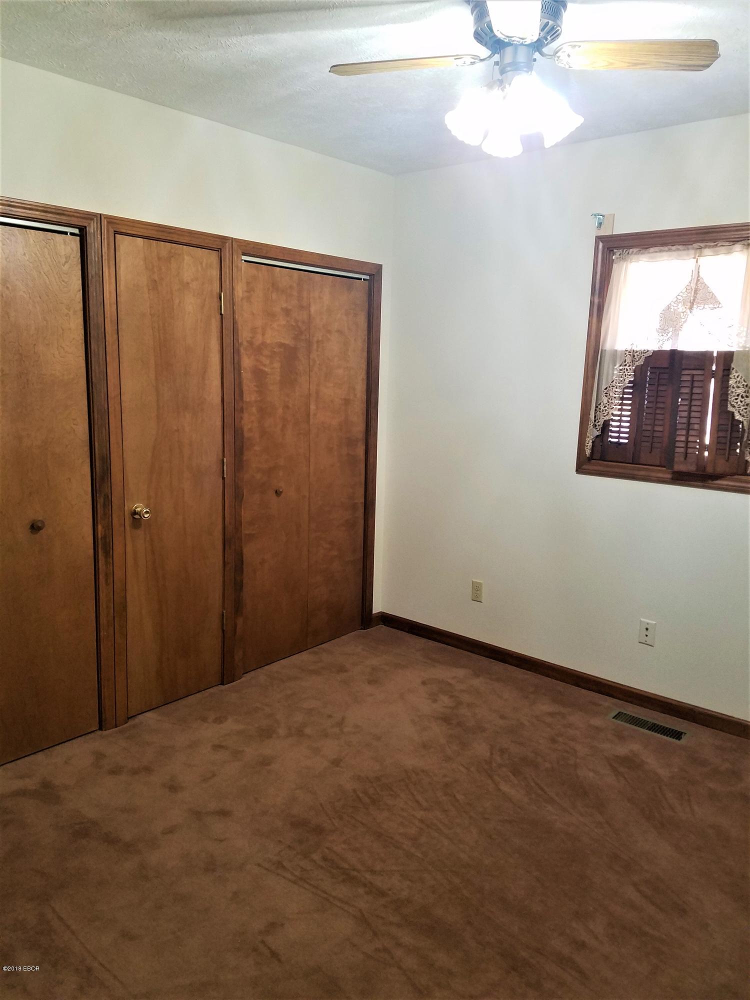110 Freeman Spur Road Herrin, IL 62948 - Photo 15 of 22 Gallery Image 15