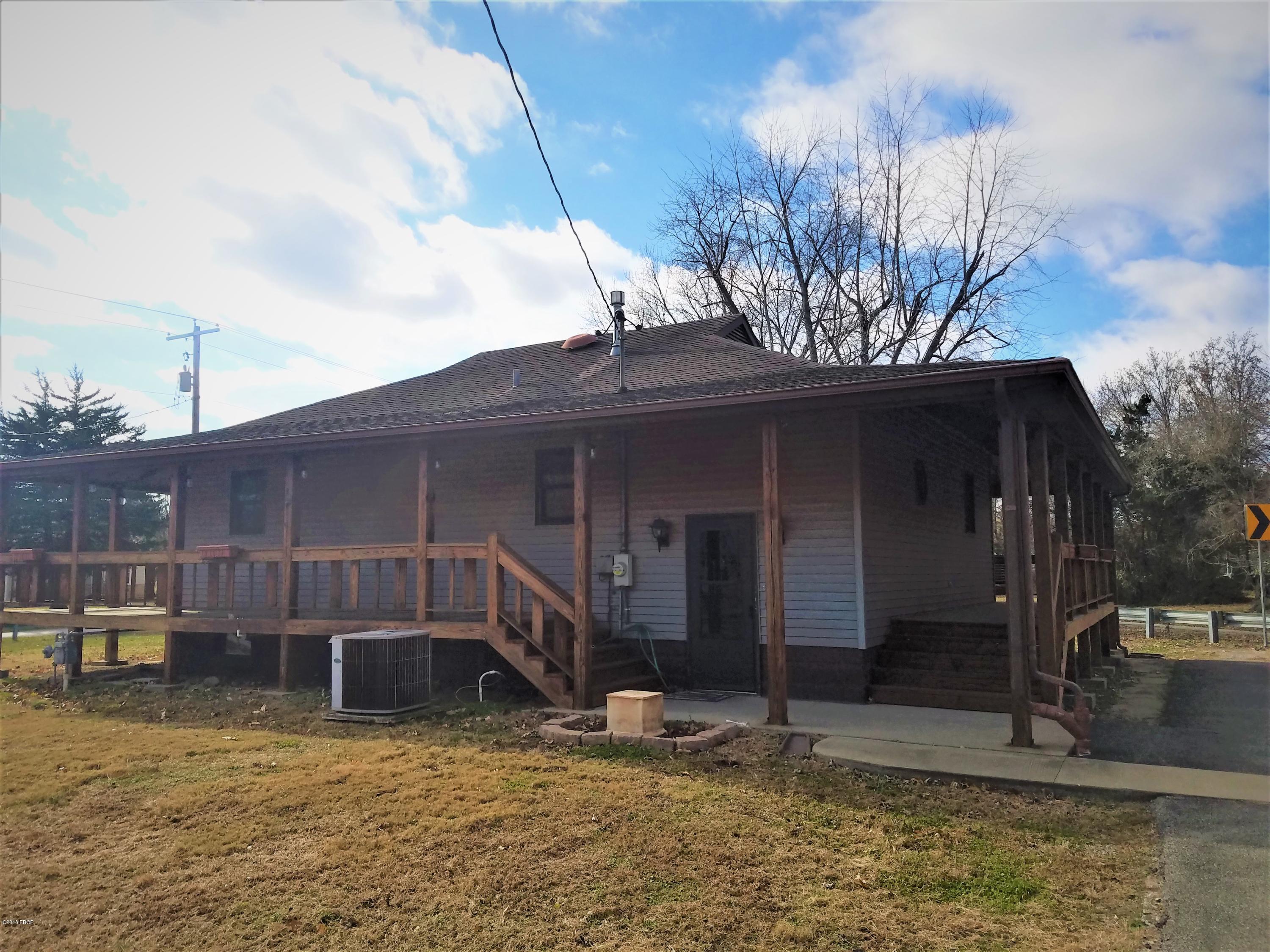 110 Freeman Spur Road Herrin, IL 62948 - Photo 3 of 22 Gallery Image 3