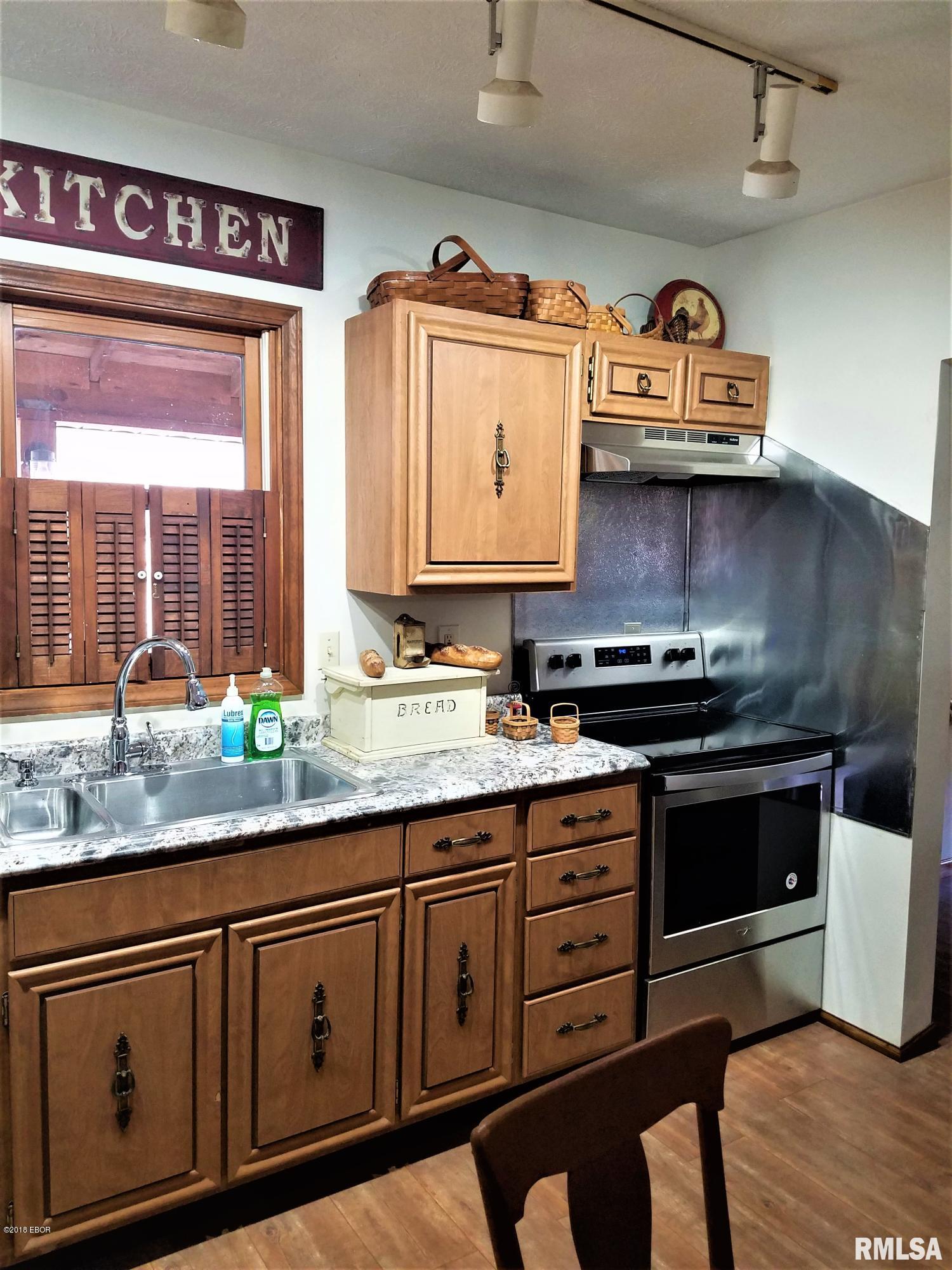 110 Freeman Spur Road Herrin, IL 62948 - Photo 9 of 22 Gallery Image 9