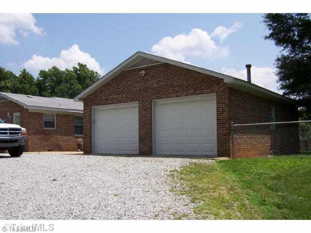 7405 Alcorn Road Greensboro, NC 27409 - Photo 2 of 6 Parking Lot/Garage.