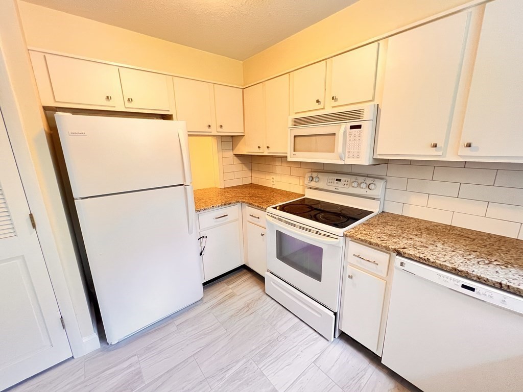20 Liberty Road, Unit 20 Bridgewater, MA 02324 - Photo 5 of 19 Gallery Image 5