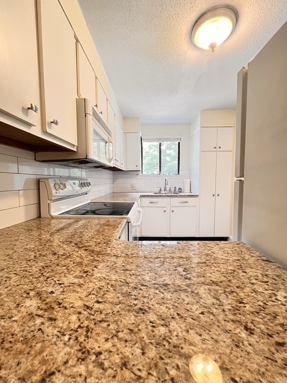 20 Liberty Road, Unit 20 Bridgewater, MA 02324 - Photo 6 of 19 Gallery Image 6