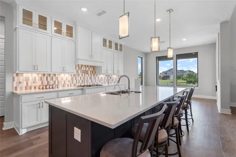 $895,000 | 140 Lakehouse Landing Drive, Katy, TX 77493