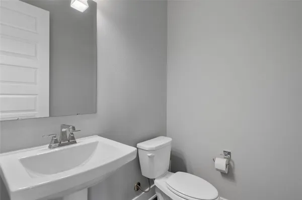 $895,000 | 140 Lakehouse Landing Drive, Katy, TX 77493