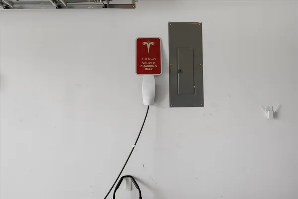 $895,000 | 140 Lakehouse Landing Drive, Katy, TX 77493