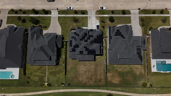 $895,000 | 140 Lakehouse Landing Drive, Katy, TX 77493