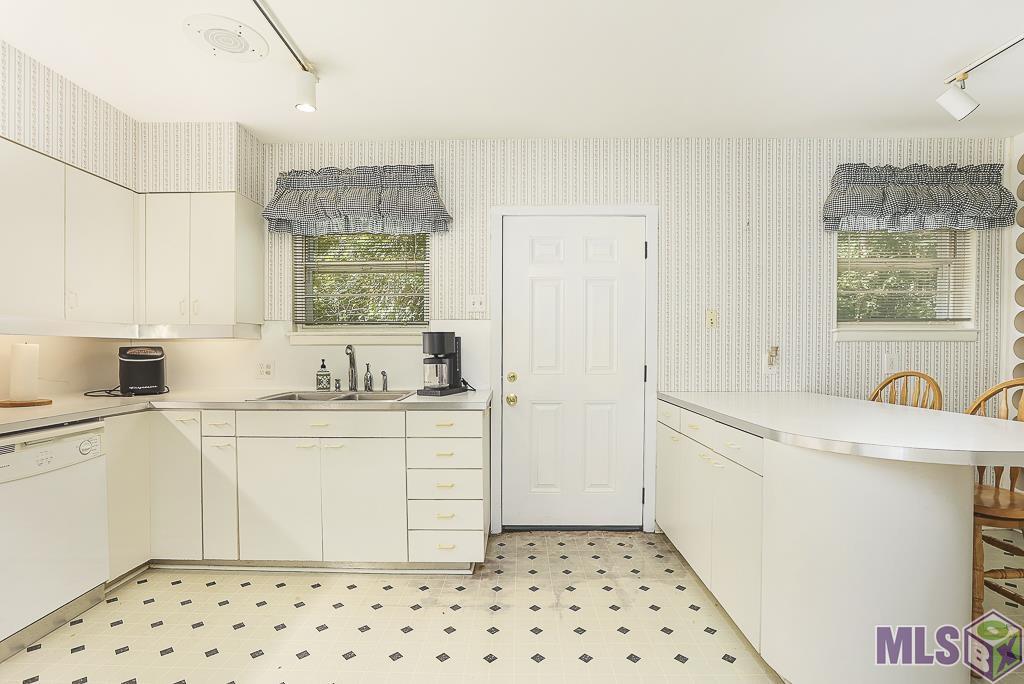 9170 Redbud Street Baton Rouge, LA 70815 - Photo 9 of 28 Gallery Image 9