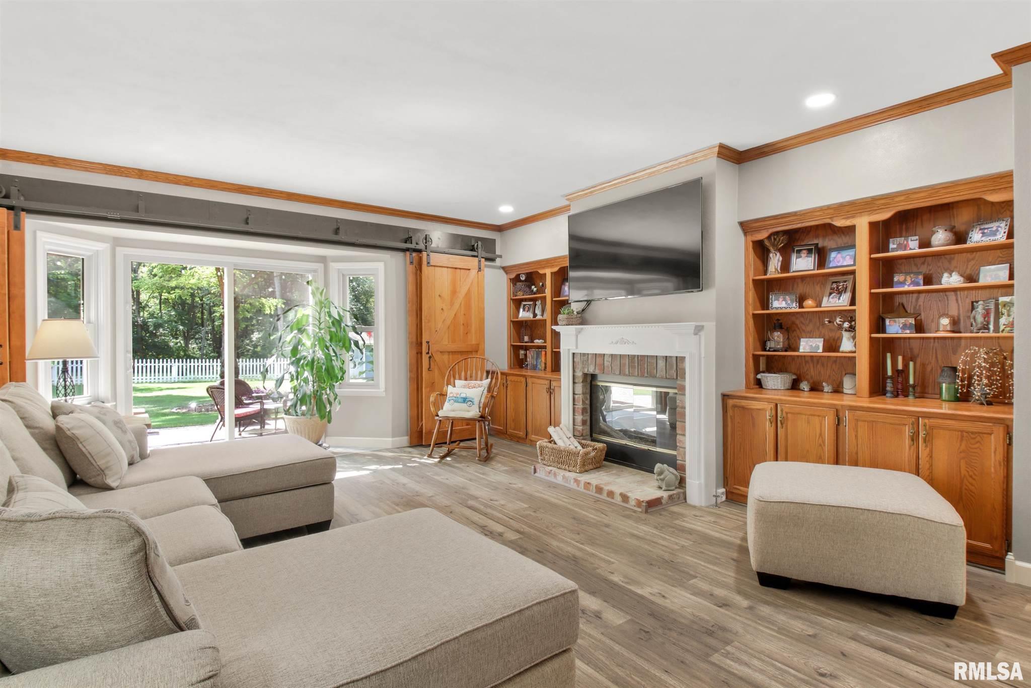 22555 Spring Creek Road Washington, IL 61571 - Photo 6 of 50 Gallery Image 6
