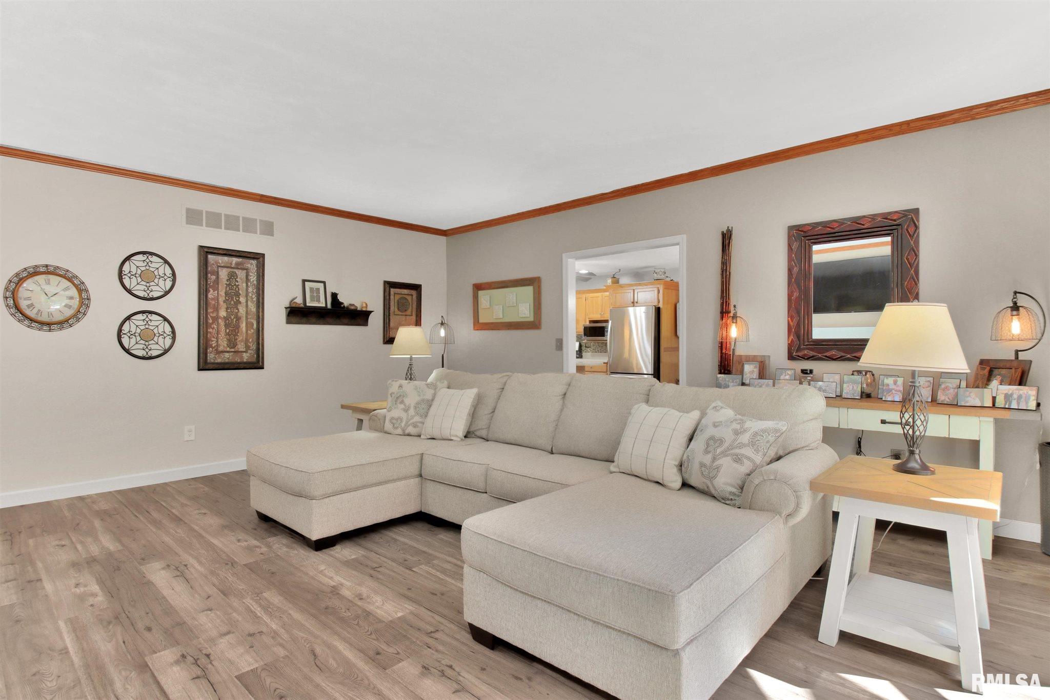 22555 Spring Creek Road Washington, IL 61571 - Photo 8 of 50 Gallery Image 8