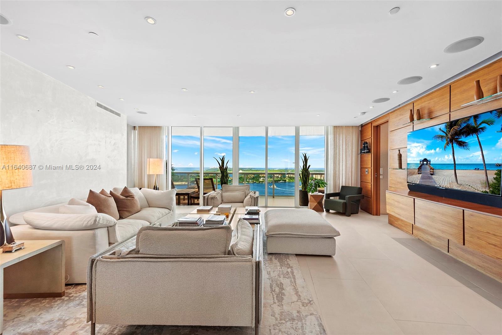 400 Alton Road, Unit 2804 Miami Beach, FL 33139 - Photo 1 of 51 Gallery Image 1
